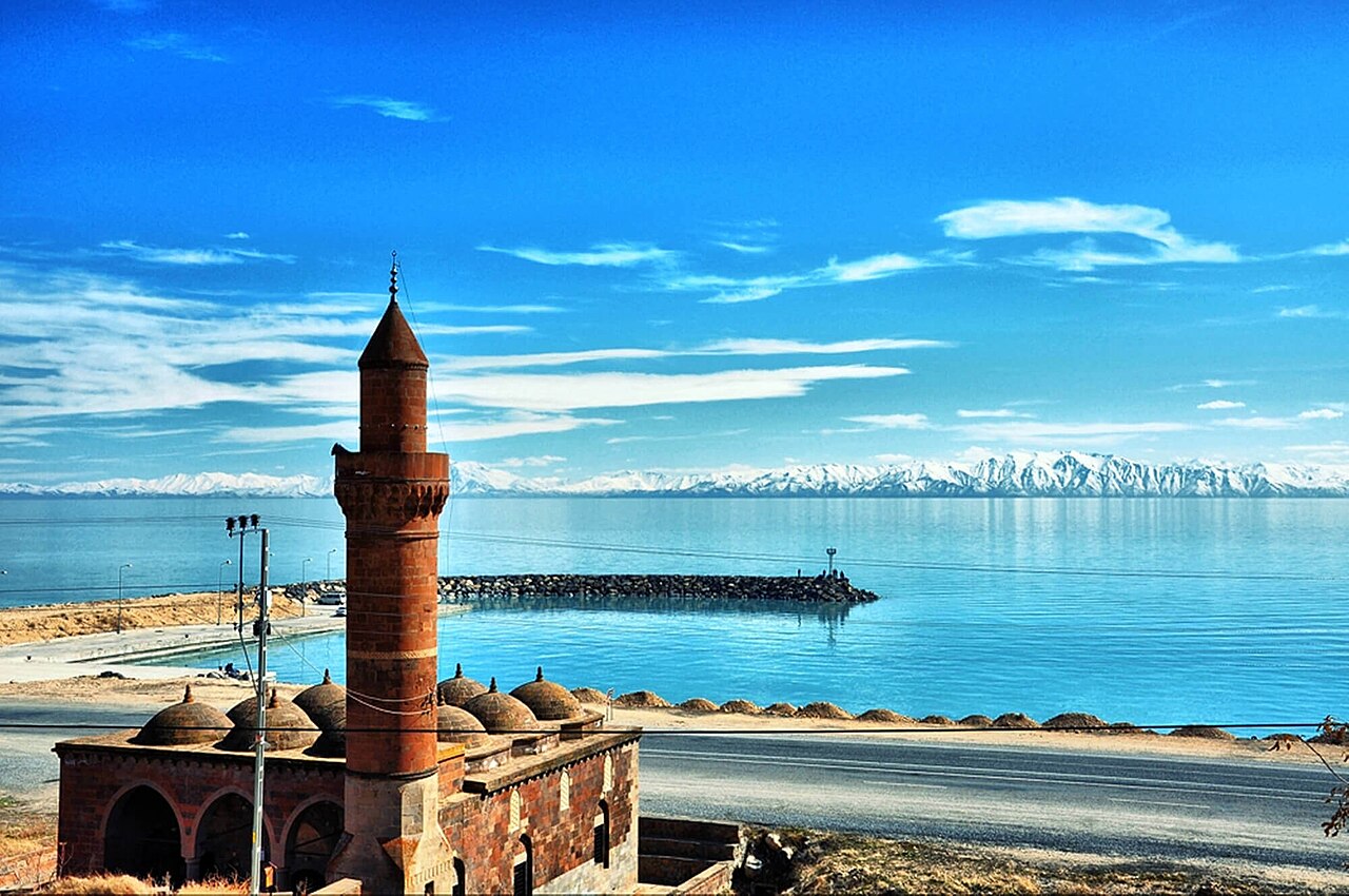 Bitlis · Adilcevaz Sahili görünümü
