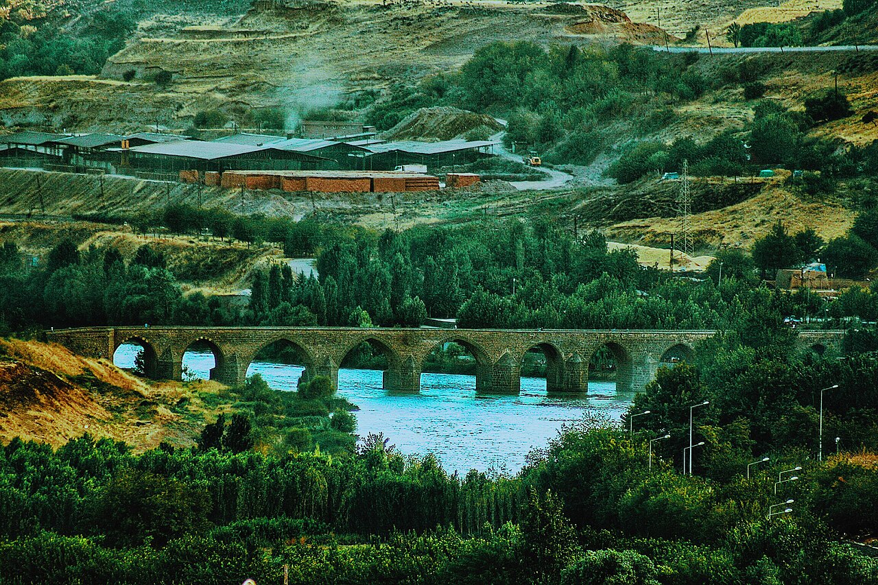 Diyarbakır · On Gözlü Köprü görünümü